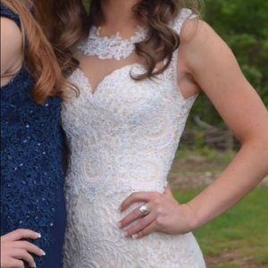 David’s Bridal cream lace formal dress Size 0